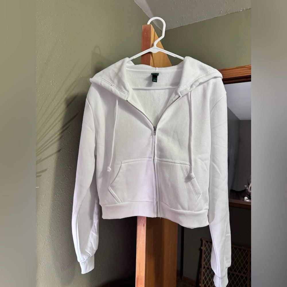 Cropped zip-up hoodie